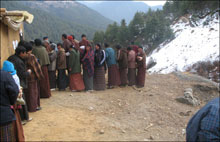 Voters in Ha